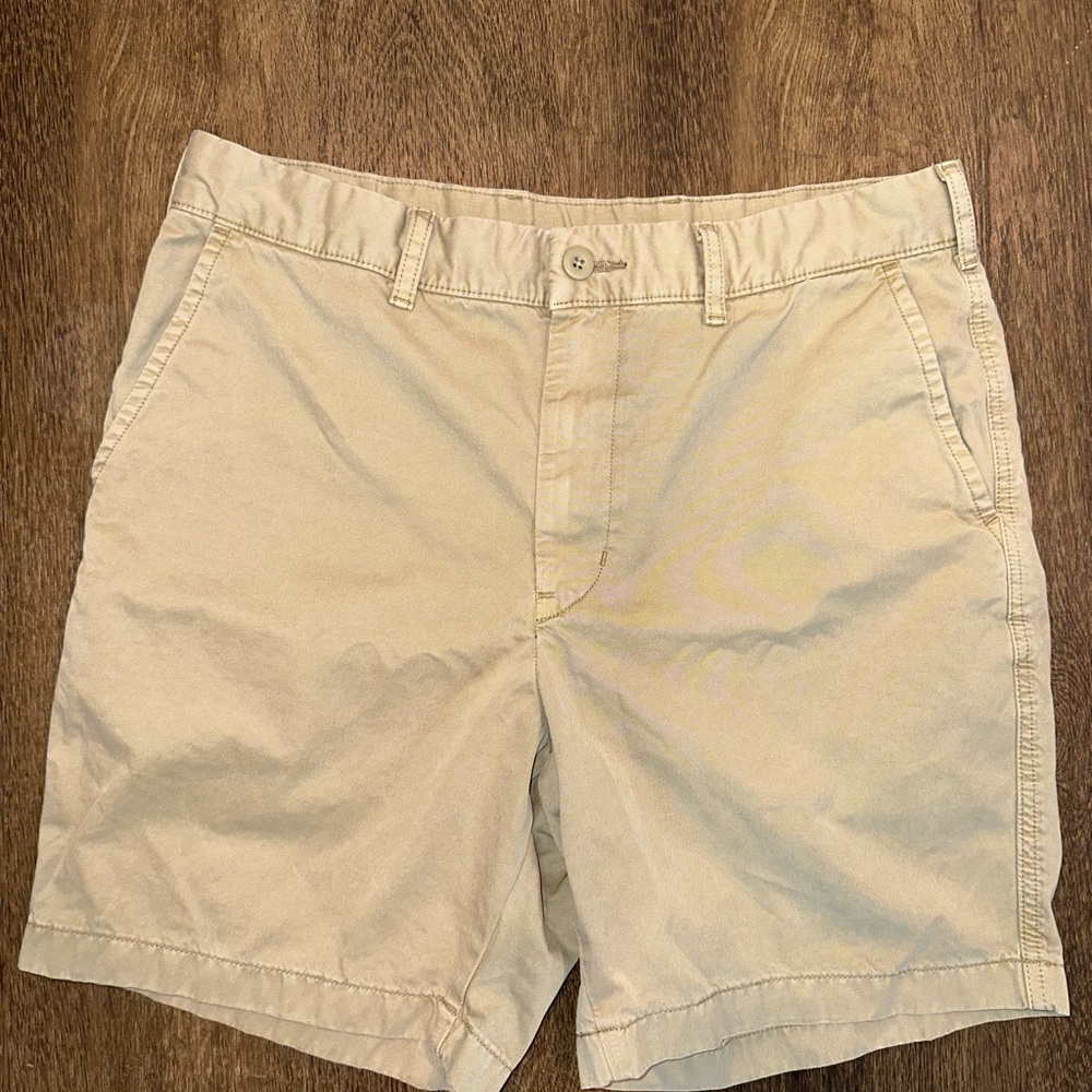 Uniqlo Chino Shorts Khaki 7”